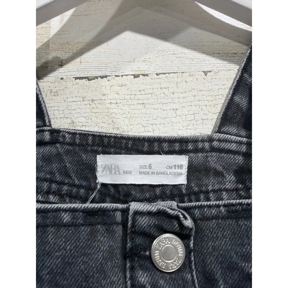 Zara brand style